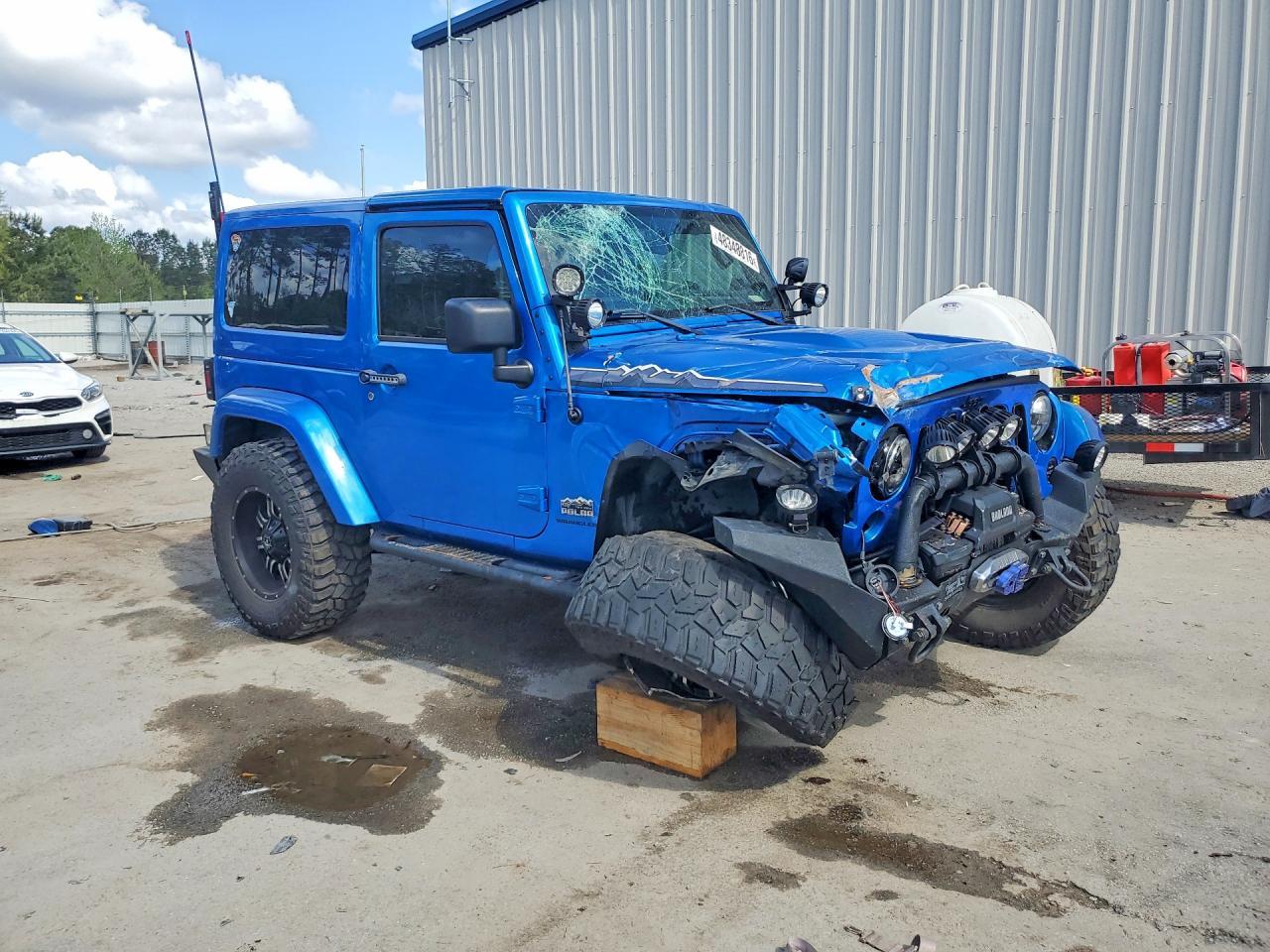 2014 Jeep Wrangler Sahara - zdjęcie 4