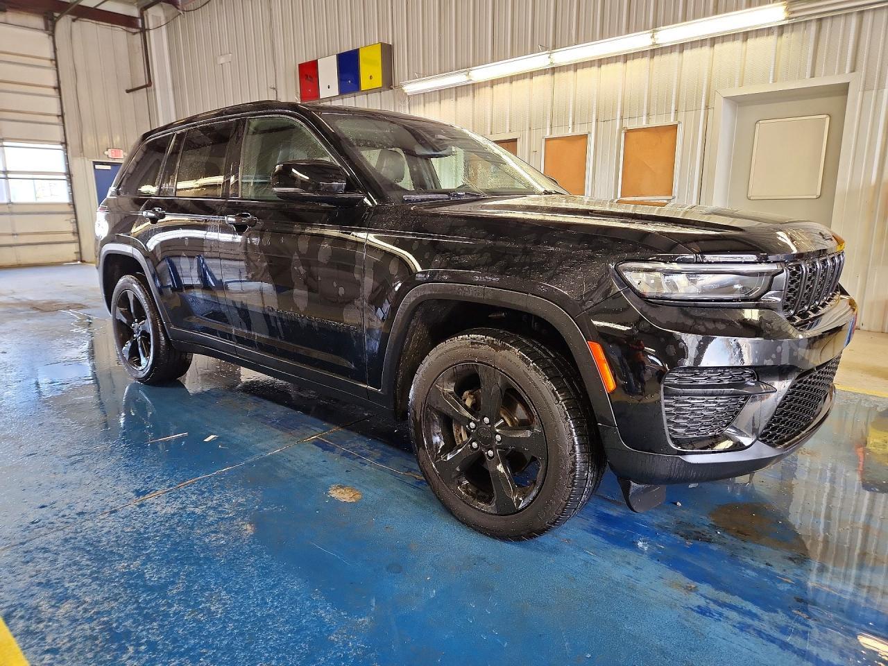 2023 Jeep Grand Cherokee Laredo - zdjęcie 4