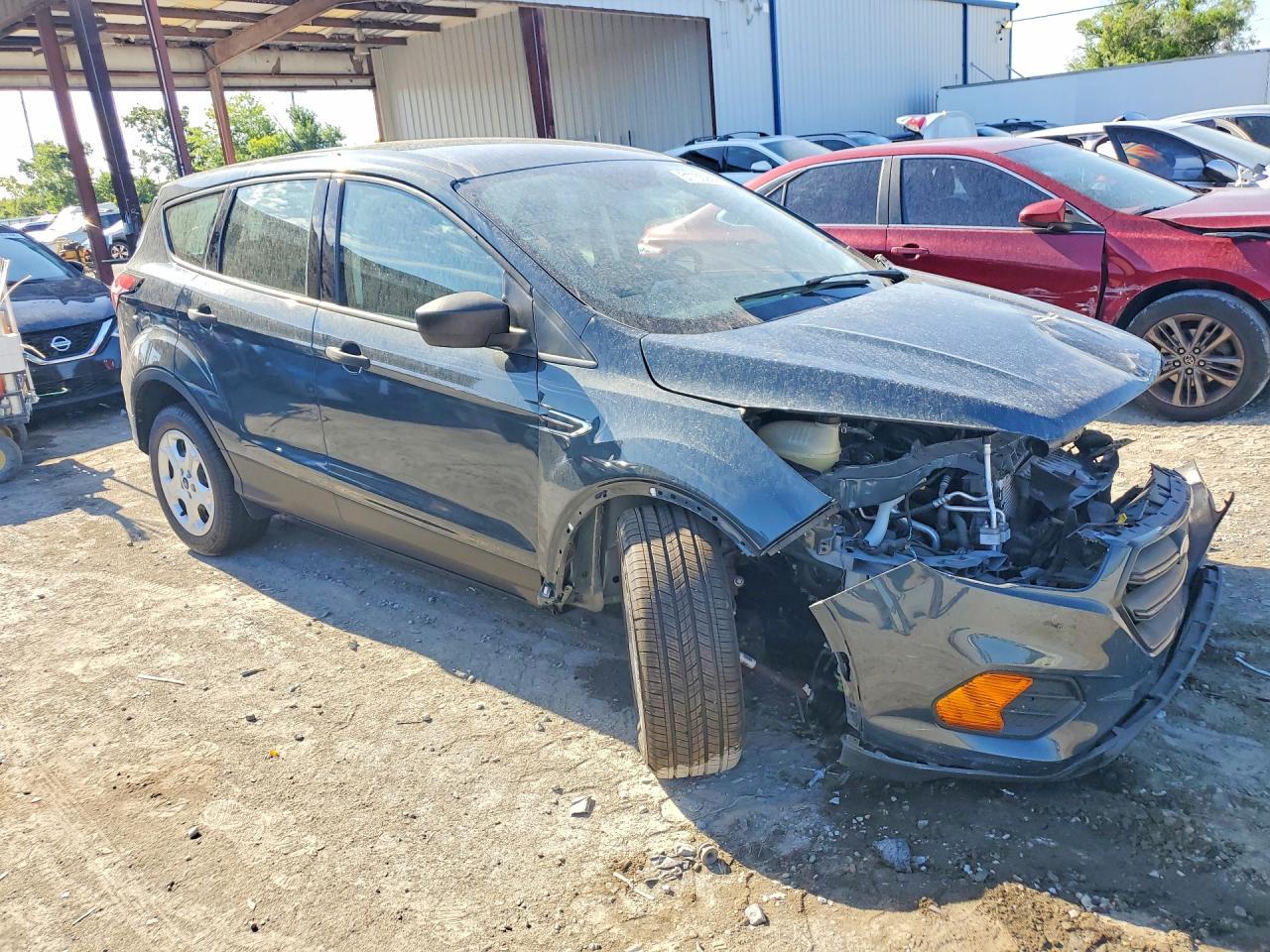 2019 Ford Escape S - zdjęcie 4