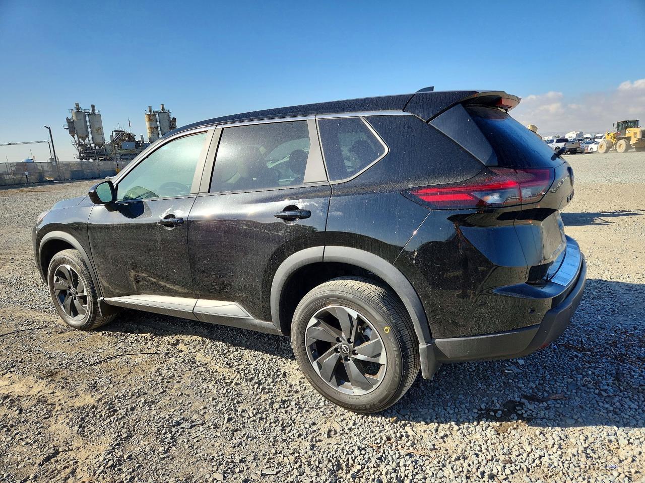 2025 Nissan Rogue Sv - zdjęcie 2