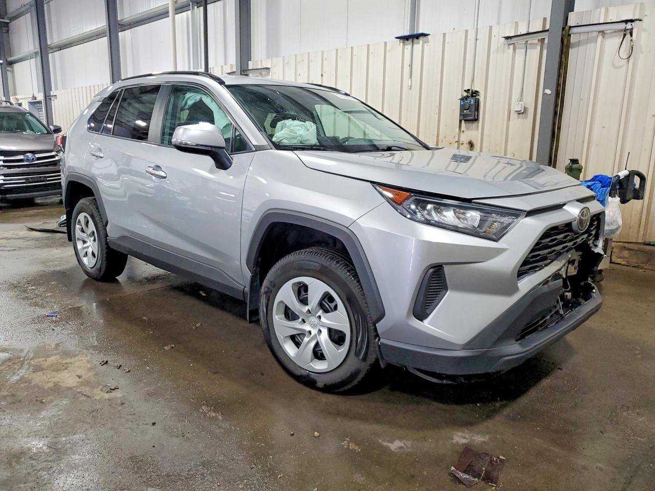 2020 Toyota Rav4 Le - zdjęcie 4