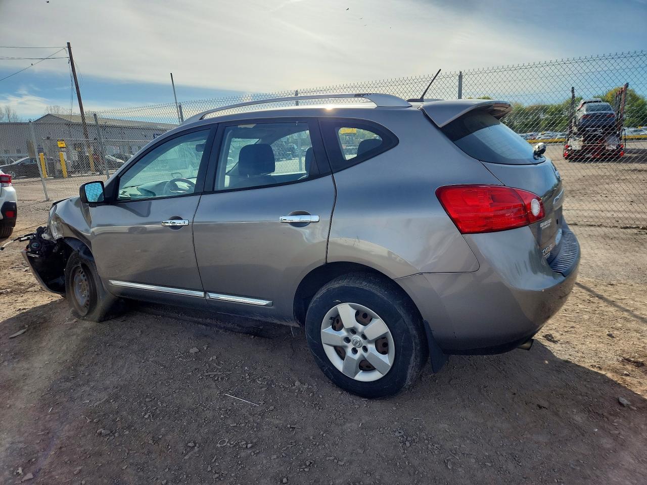 2014 Nissan Rogue Select S - zdjęcie 2