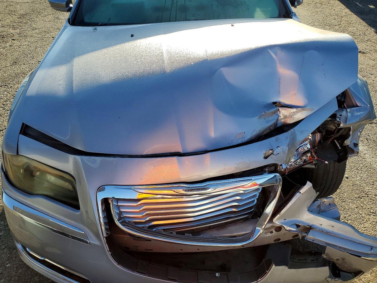 2014 Chrysler 300 - zdjęcie 21