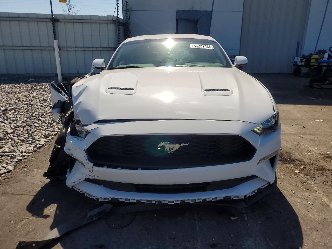 2019 Ford Mustang - zdjęcie 5