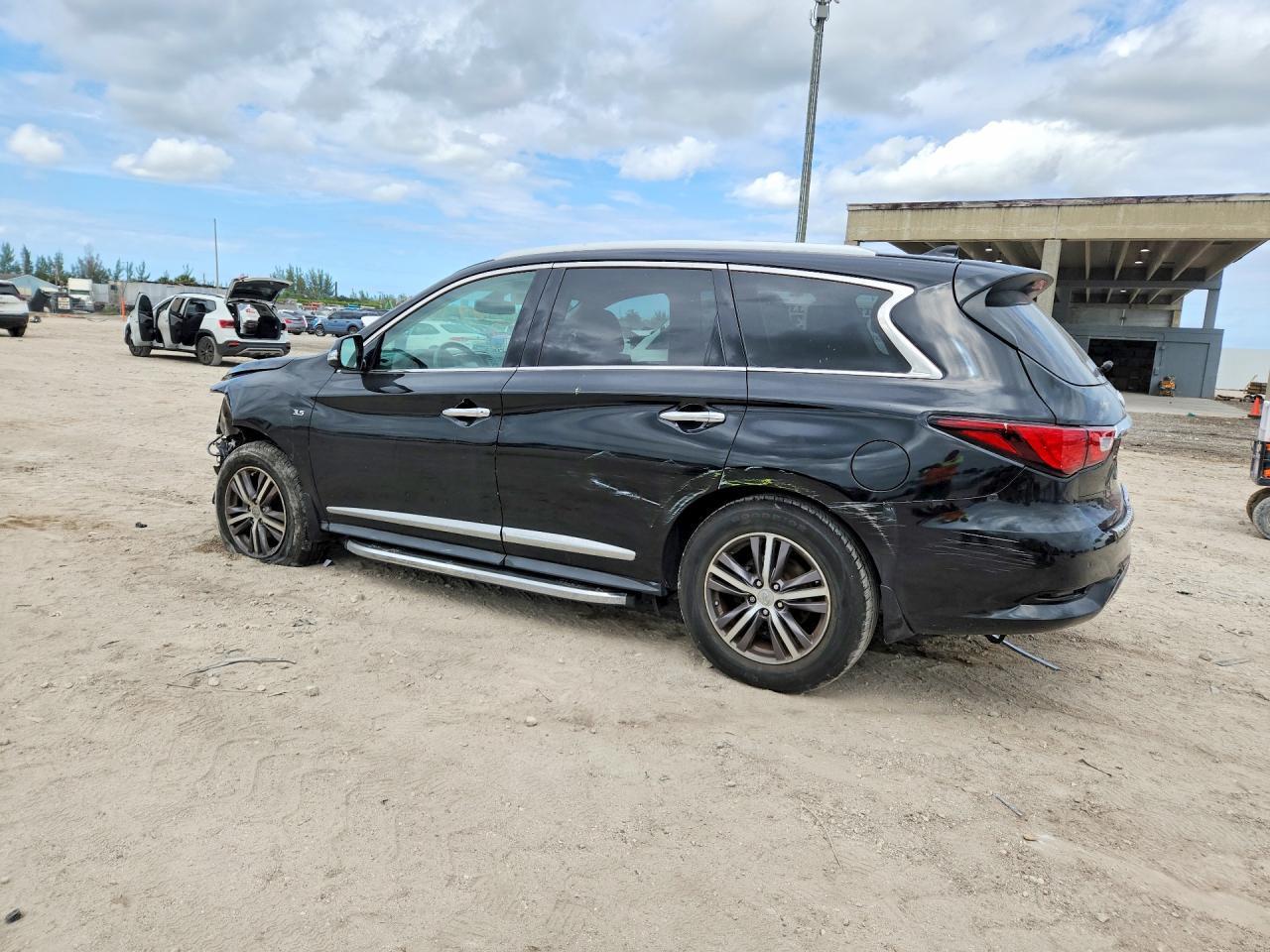 2018 Infiniti Qx60 Base - zdjęcie 2