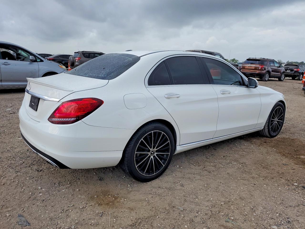 2019 Mercedes-Benz C 300 - zdjęcie 3