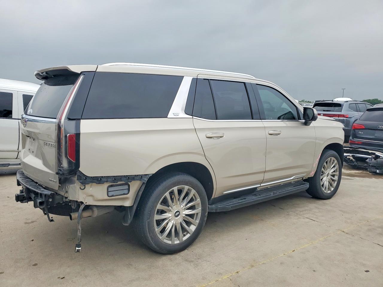 2021 Cadillac Escalade Premium Luxury - zdjęcie 3