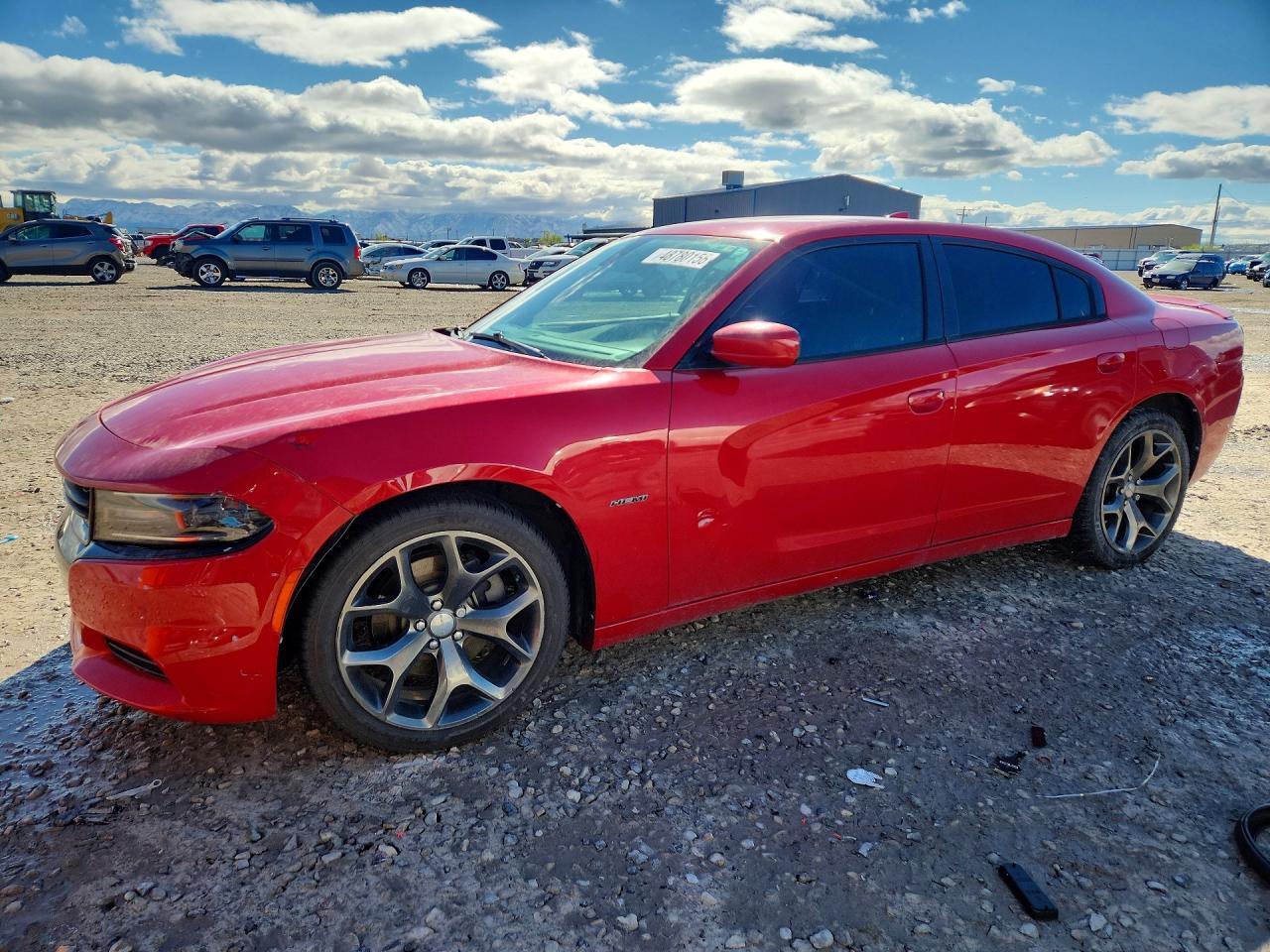 2015 Dodge Charger R - zdjęcie główne