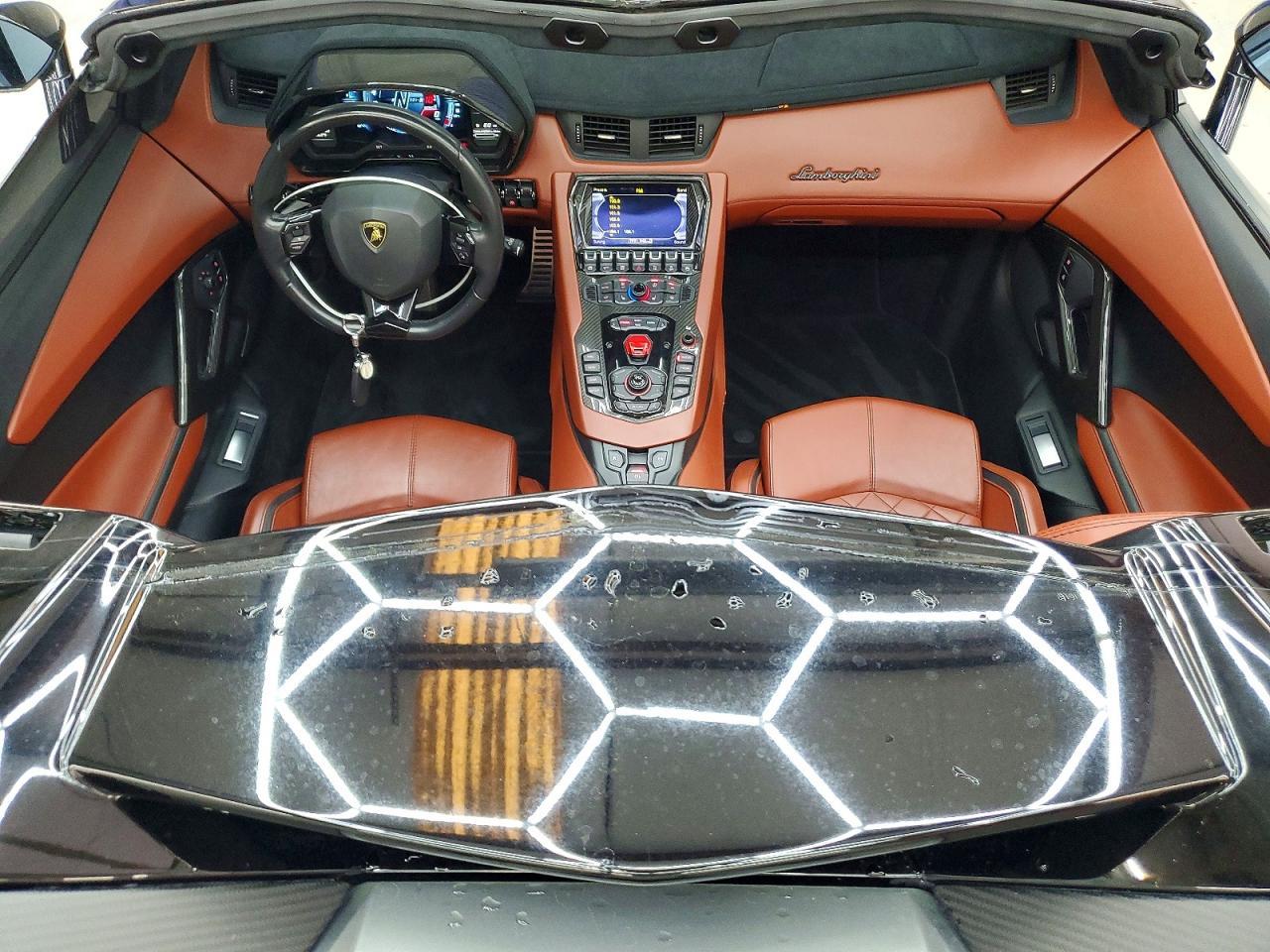 2019 Lamborghini Aventador S - zdjęcie 8