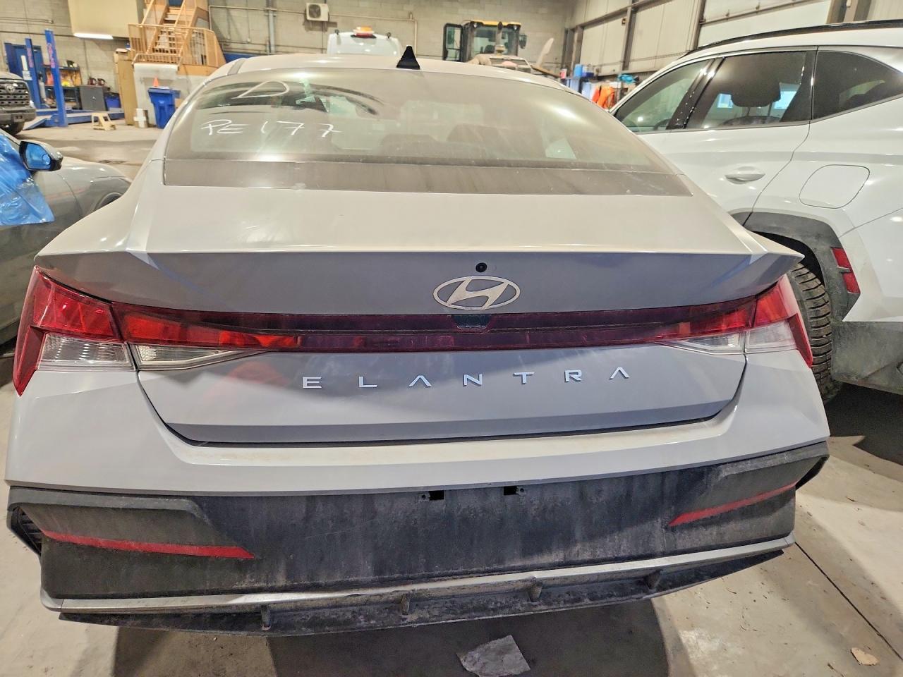 2025 Hyundai Elantra Sel Sport - zdjęcie 6
