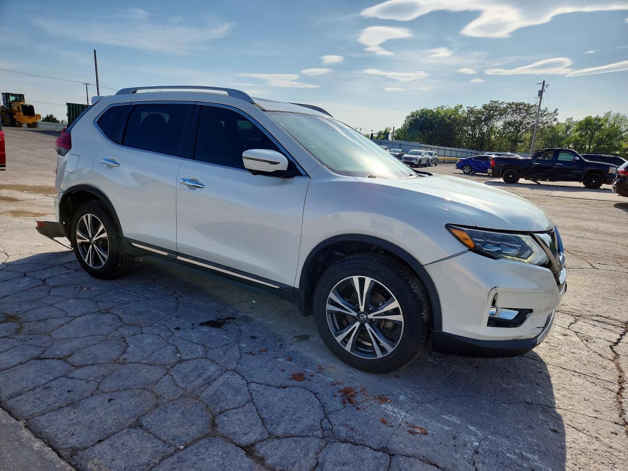 2017 Nissan Rogue - zdjęcie 4