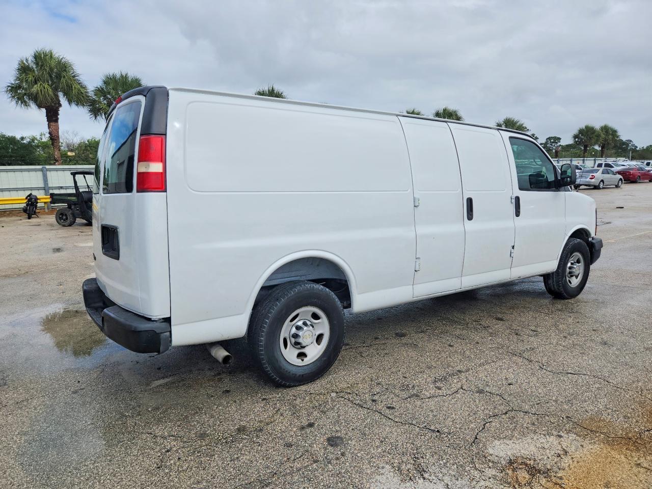 2013 Chevrolet Express G2500 - zdjęcie 3