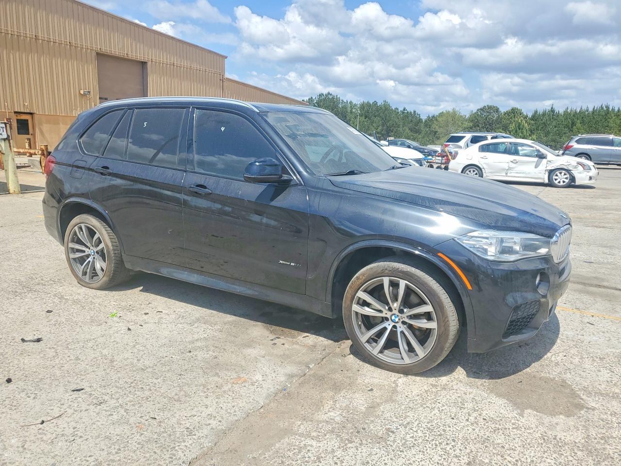 2015 BMW X5 xDrive50I - zdjęcie 4
