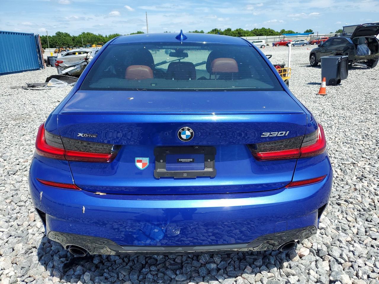 2022 BMW 330Xi - zdjęcie 6