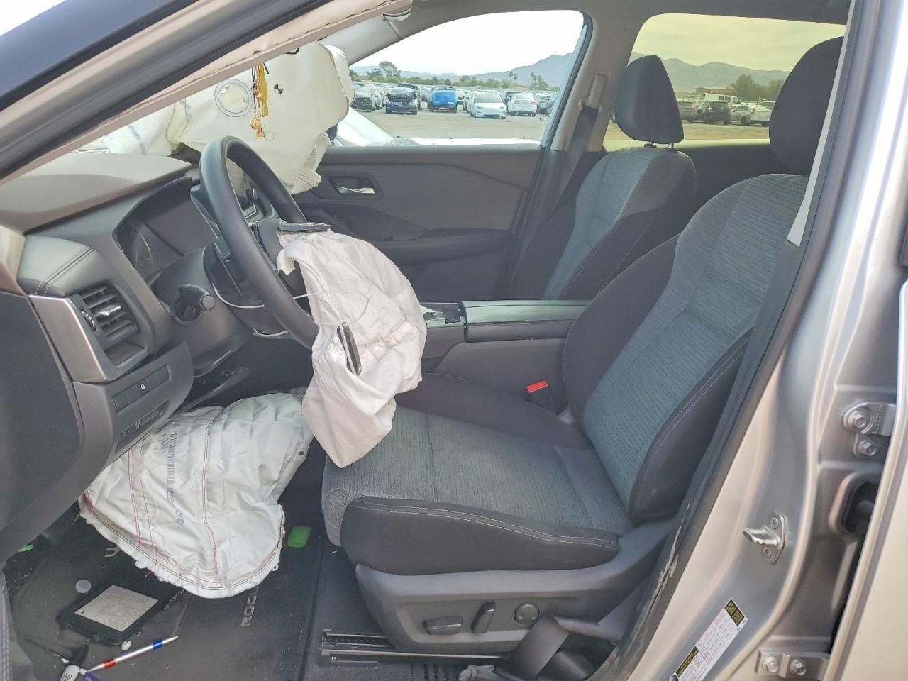 2023 Nissan Rogue Sv - zdjęcie 7