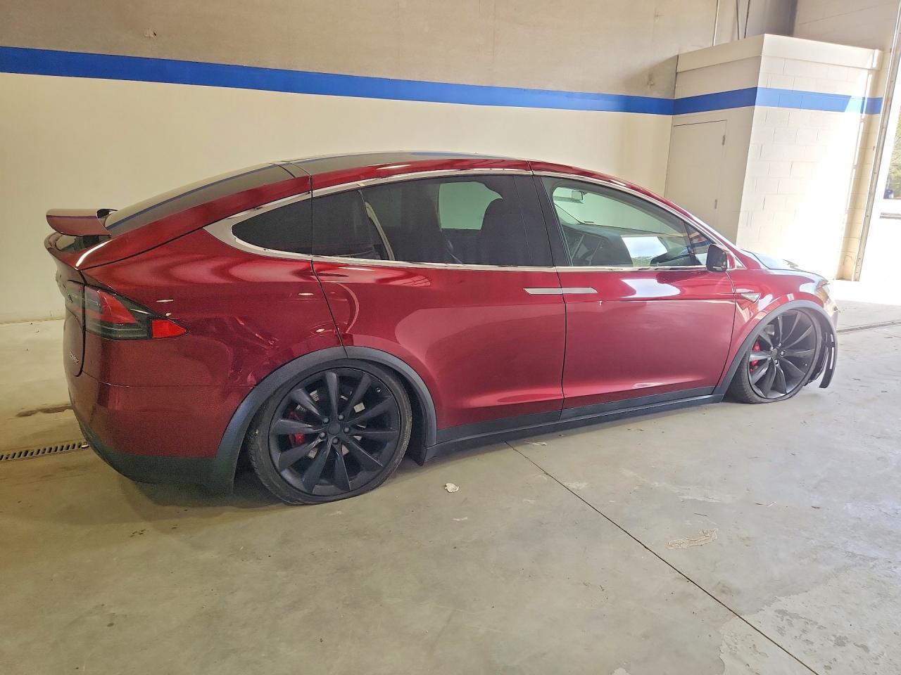 2016 Tesla Model X - zdjęcie 3