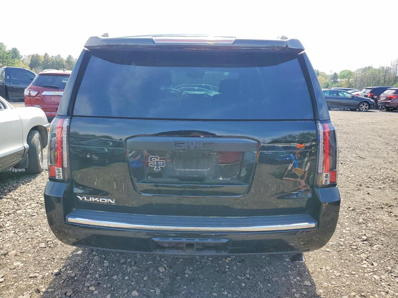 2017 GMC Yukon Denali - zdjęcie 6