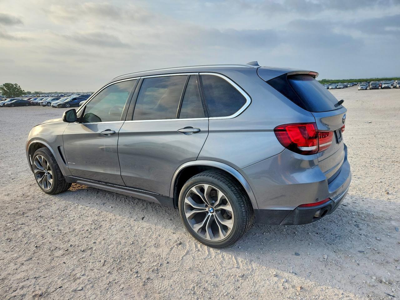 2014 BMW X5 Sdrive35I - zdjęcie 2