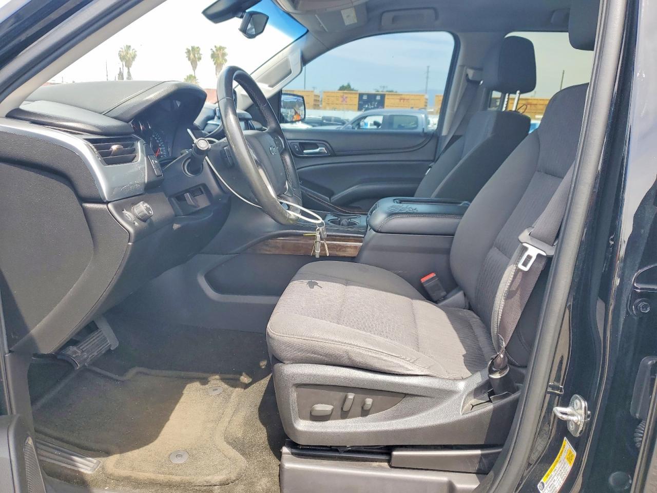 2016 Chevrolet Tahoe C1500 Ls - zdjęcie 7