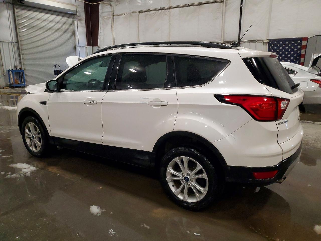 2019 Ford Escape Sel - zdjęcie 2