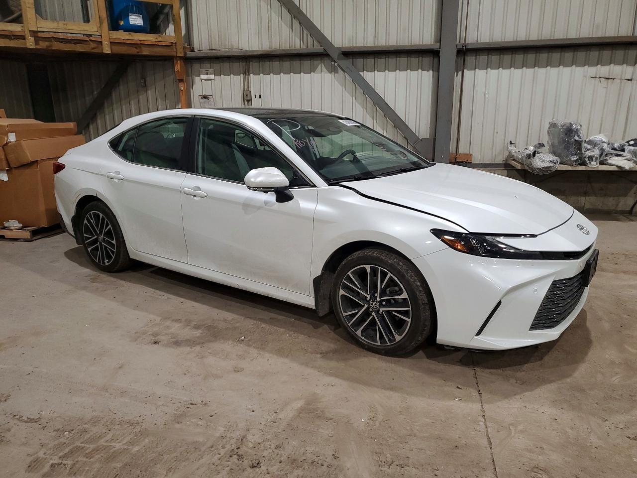 2025 Toyota Camry Le - zdjęcie 4