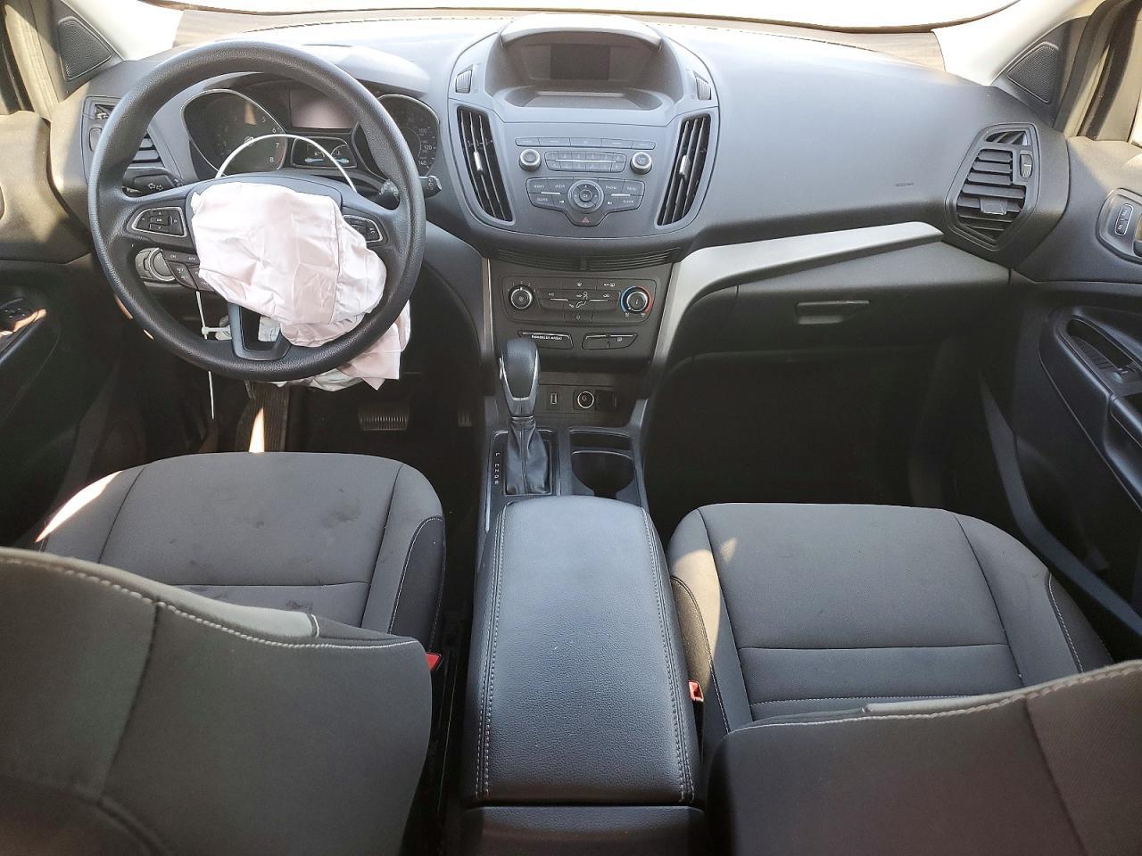 2019 Ford Escape S - zdjęcie 8