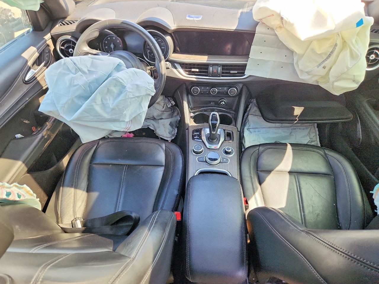 2023 Alfa Romeo Stelvio Ti - zdjęcie 8