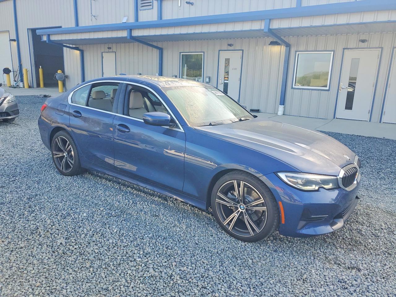 2021 BMW 330Xi - zdjęcie 4