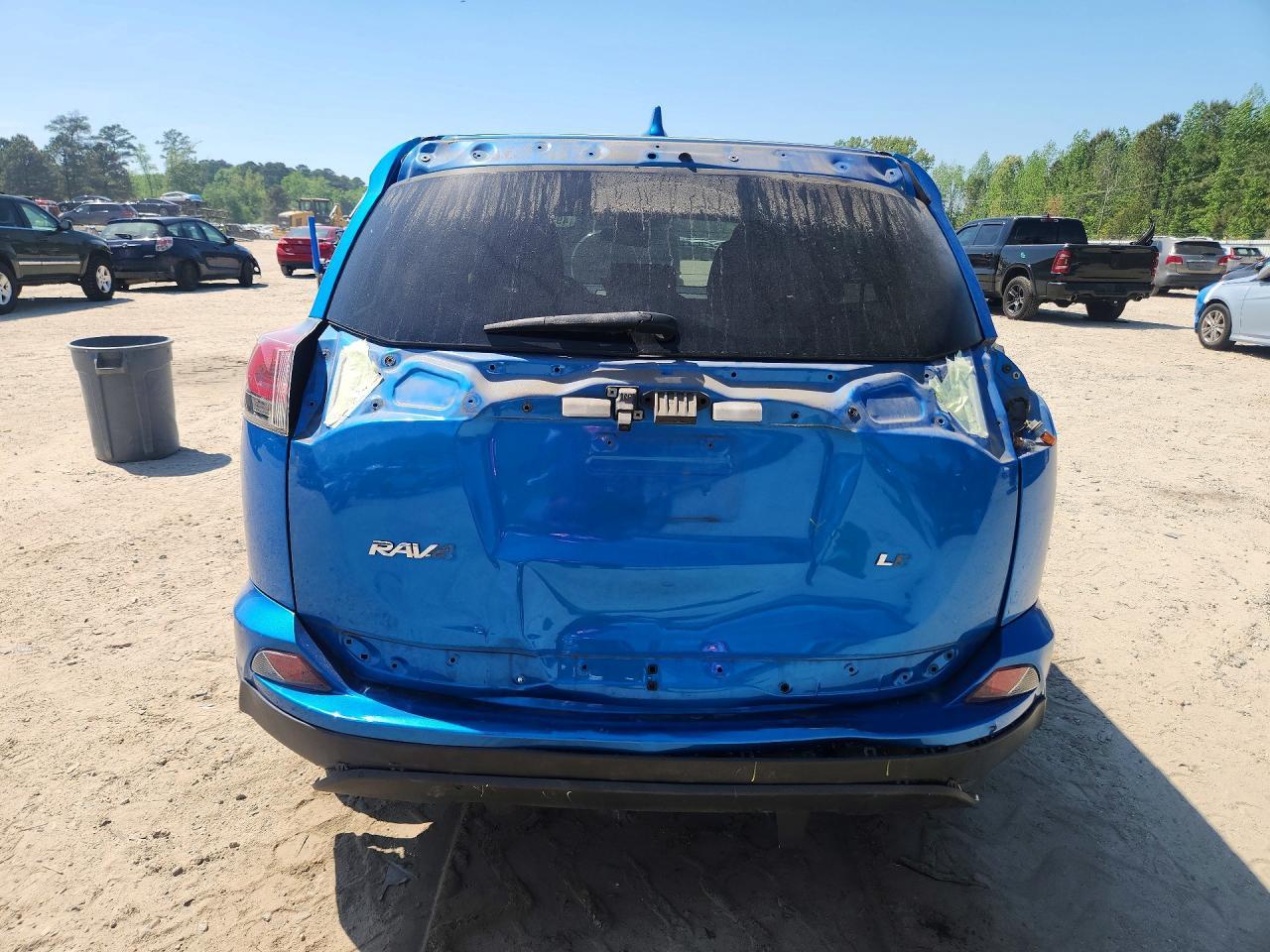 2018 Toyota Rav4 Le - zdjęcie 6