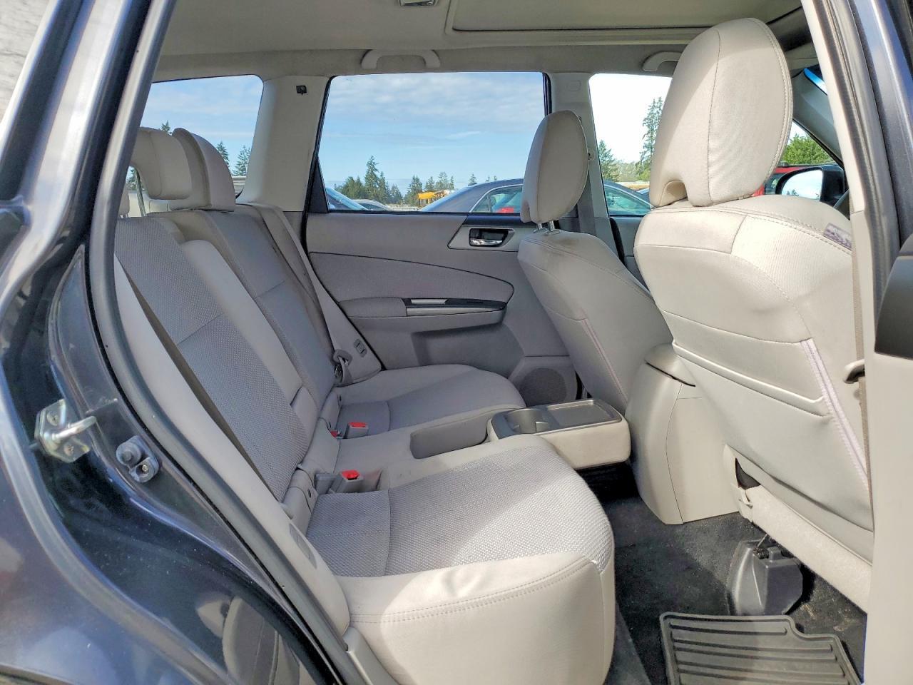 2013 Subaru Forester 2.5X Premium - zdjęcie 11