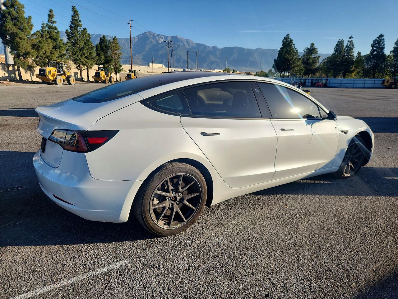 2023 Tesla Model 3 - zdjęcie 3
