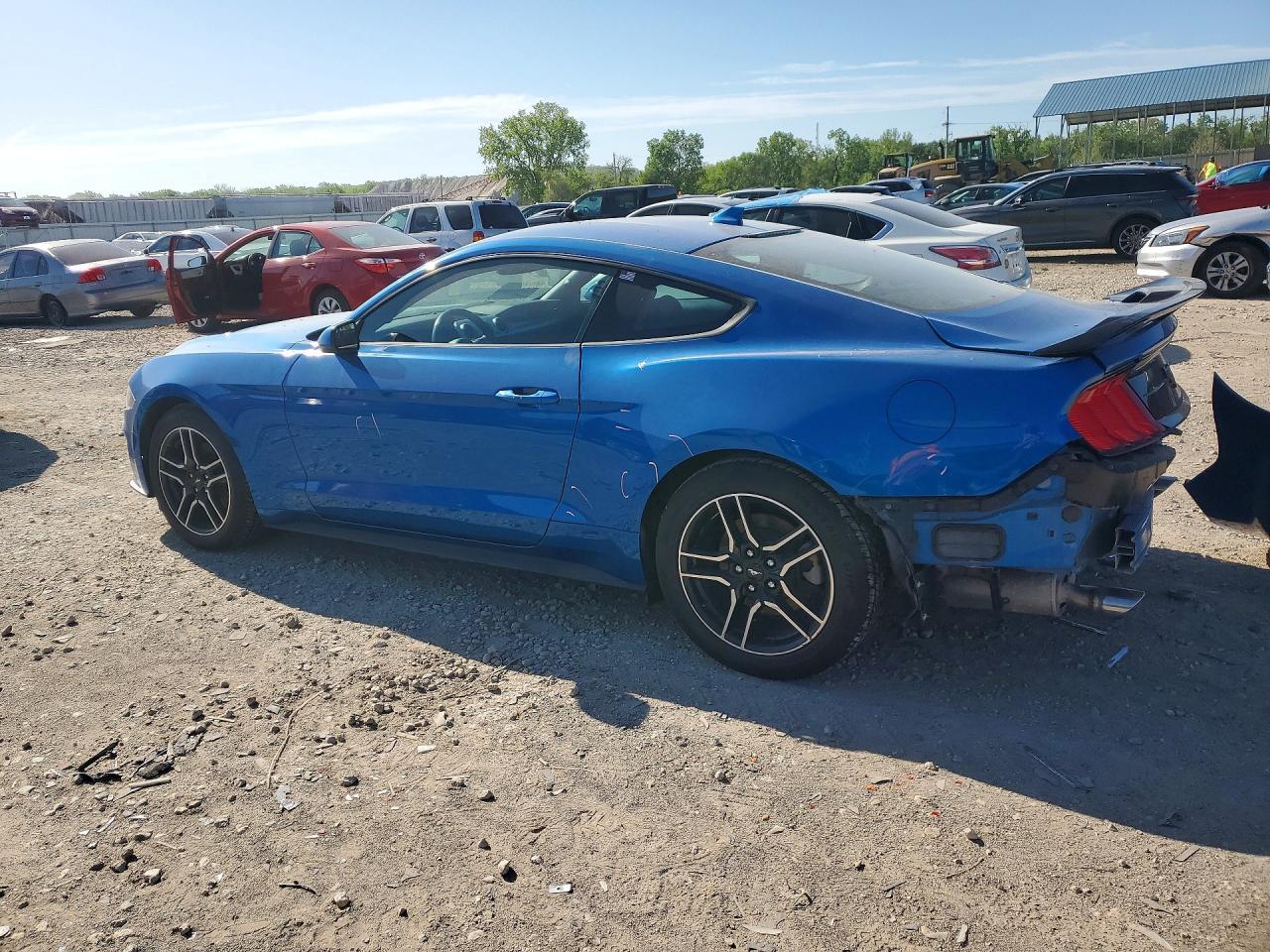 2020 Ford Mustang - zdjęcie 2