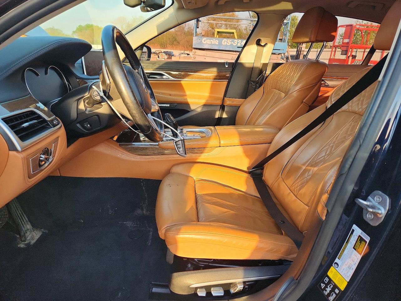 2016 BMW 750 Xi - zdjęcie 7