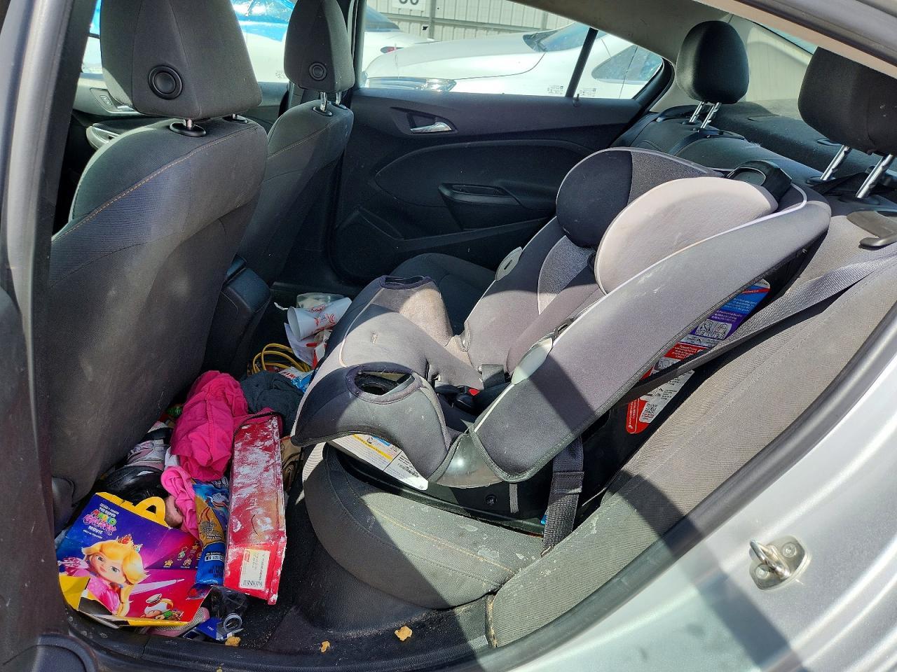 2018 Chevrolet Cruze Ls - zdjęcie 12