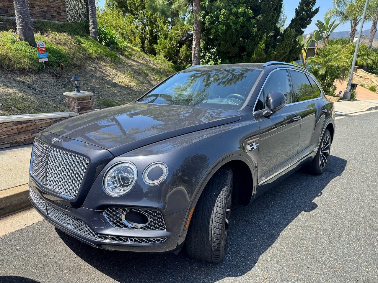 2017 Bentley Bentayga - zdjęcie 2