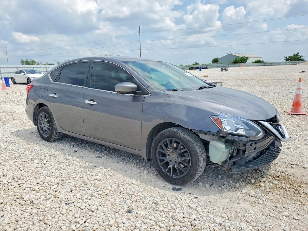 2019 Nissan Sentra S - zdjęcie 4