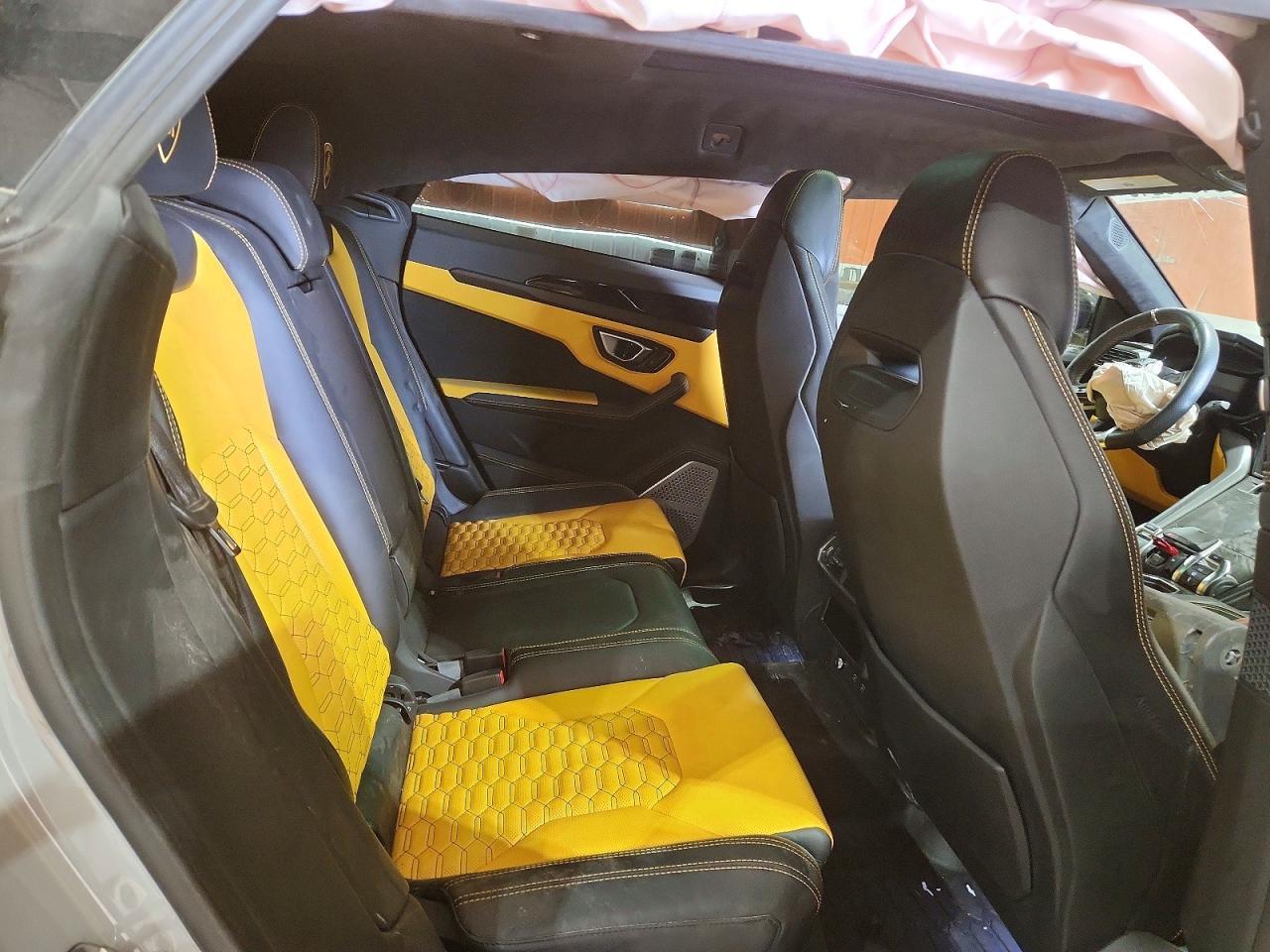 2022 Lamborghini Urus - zdjęcie 11