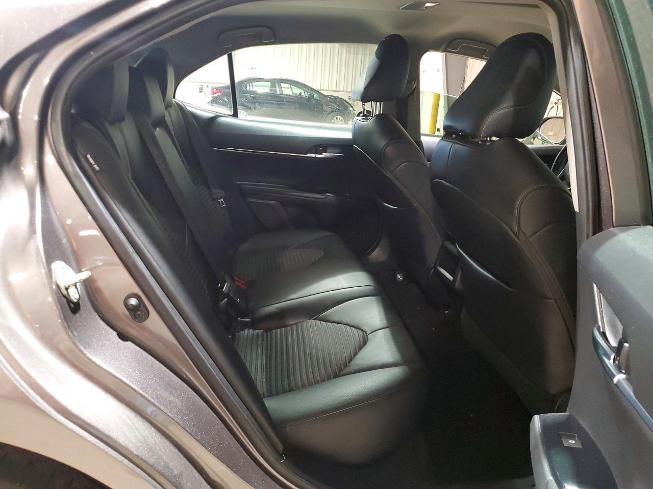 2019 Toyota Camry - zdjęcie 10