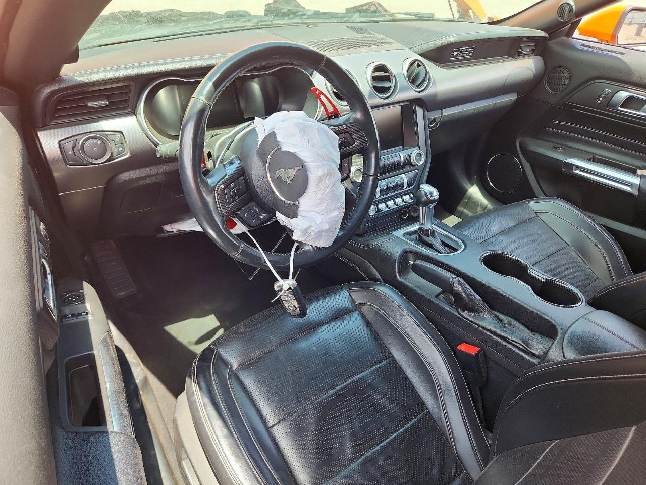 2020 Ford Mustang - zdjęcie 8