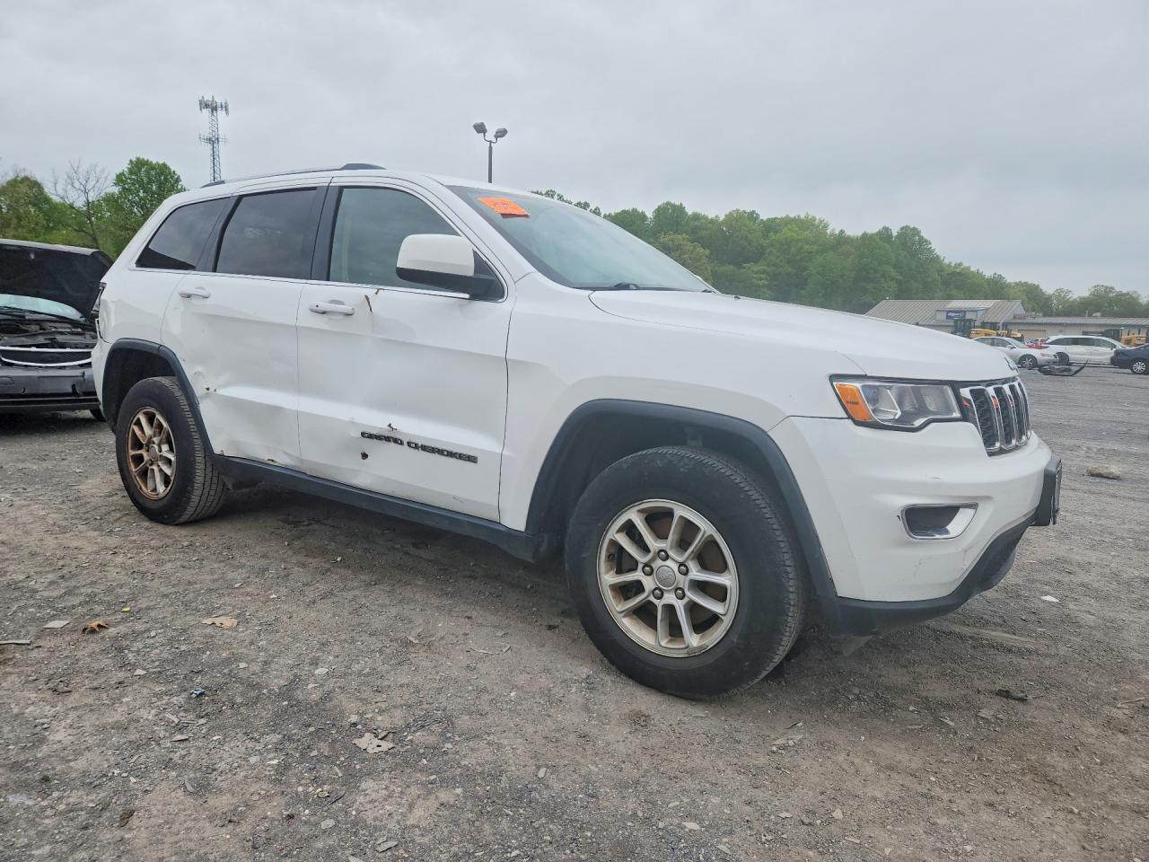 2020 Jeep Grand Cherokee Laredo - zdjęcie 4