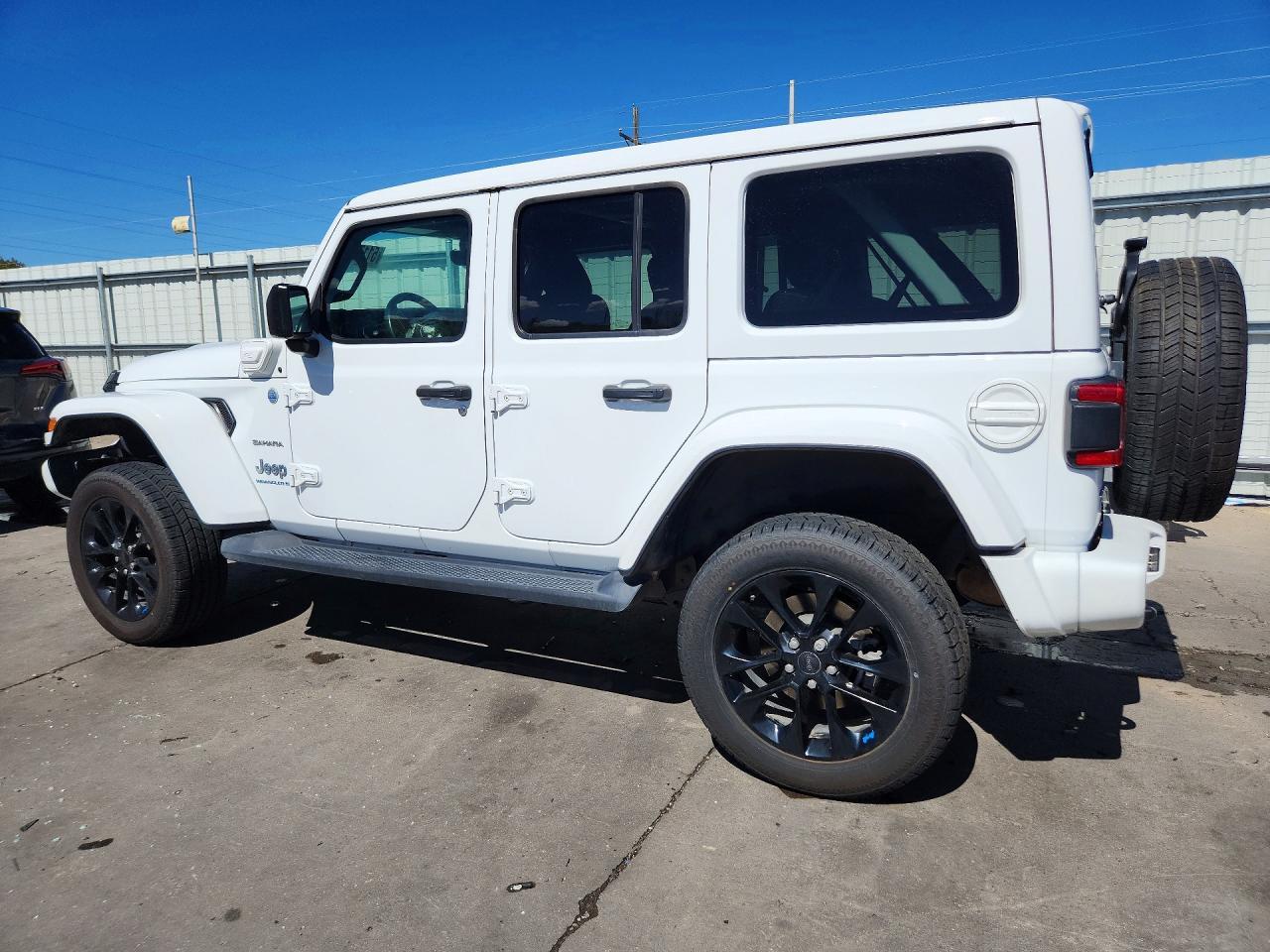 2023 Jeep Wrangler Sahara 4Xe - zdjęcie 2