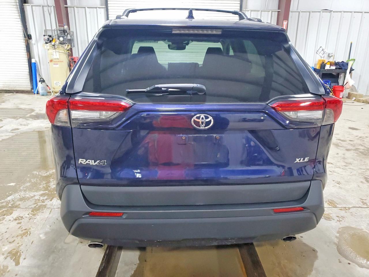 2020 Toyota Rav4 Xle - zdjęcie 6
