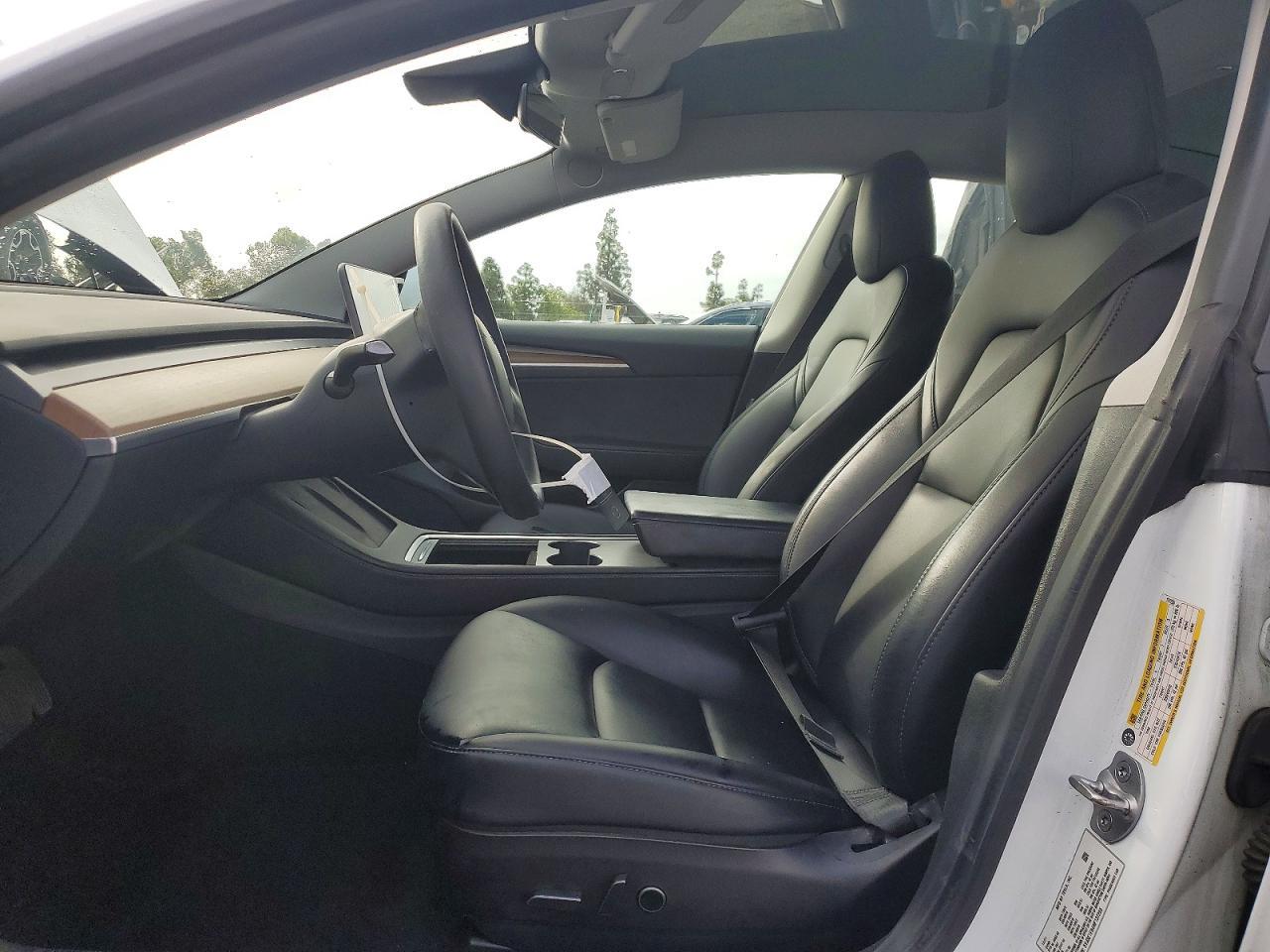 2022 Tesla Model 3 - zdjęcie 7