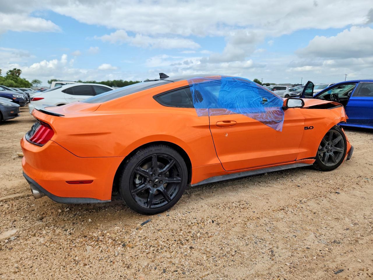 2020 Ford Mustang - zdjęcie 3