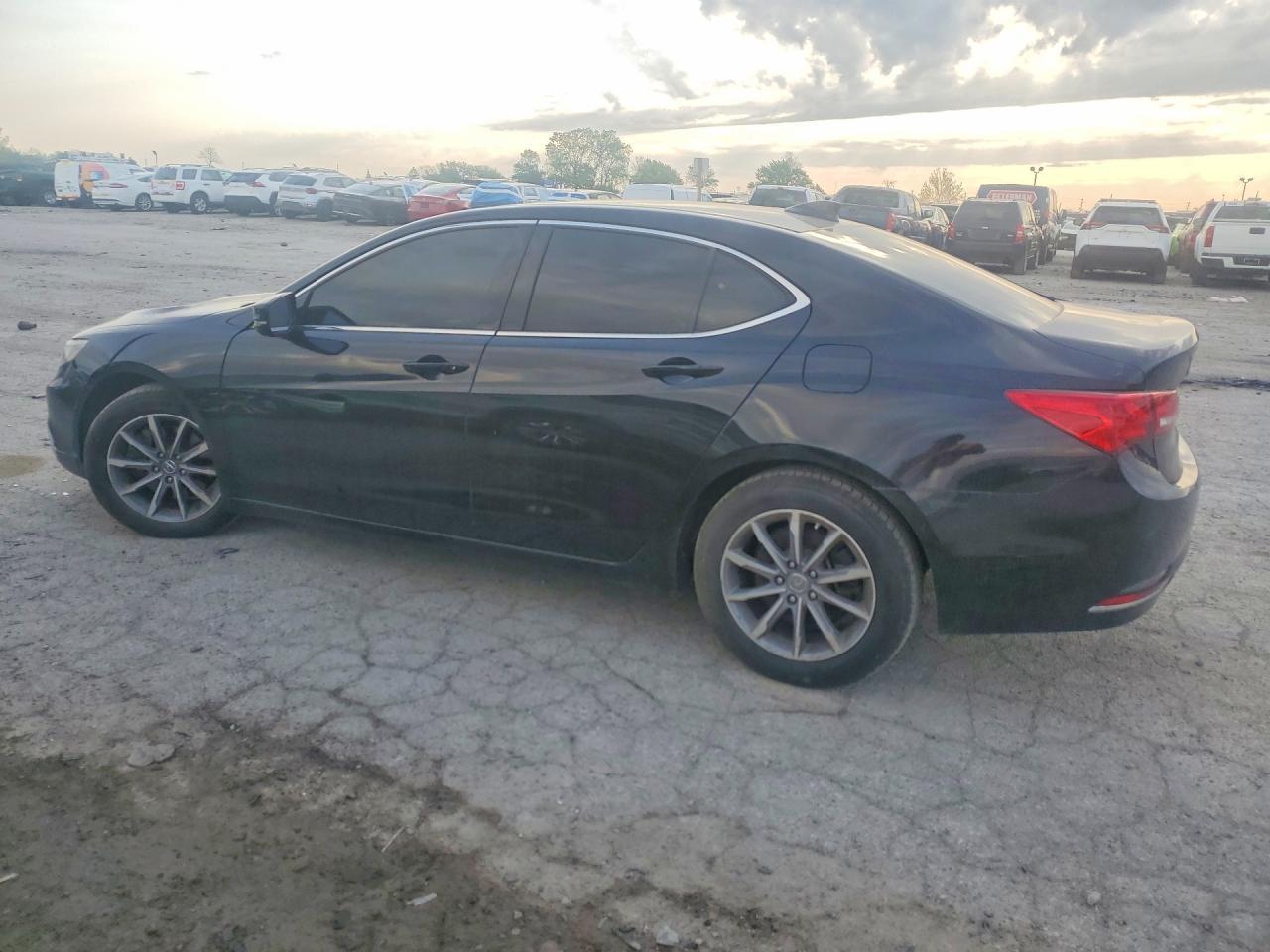 2018 Acura Tlx - zdjęcie 2