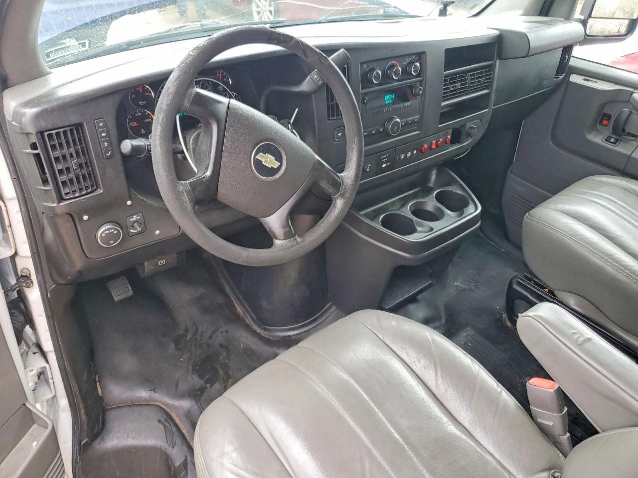 2014 Chevrolet Express G2500 Utility / Service Van - zdjęcie 8