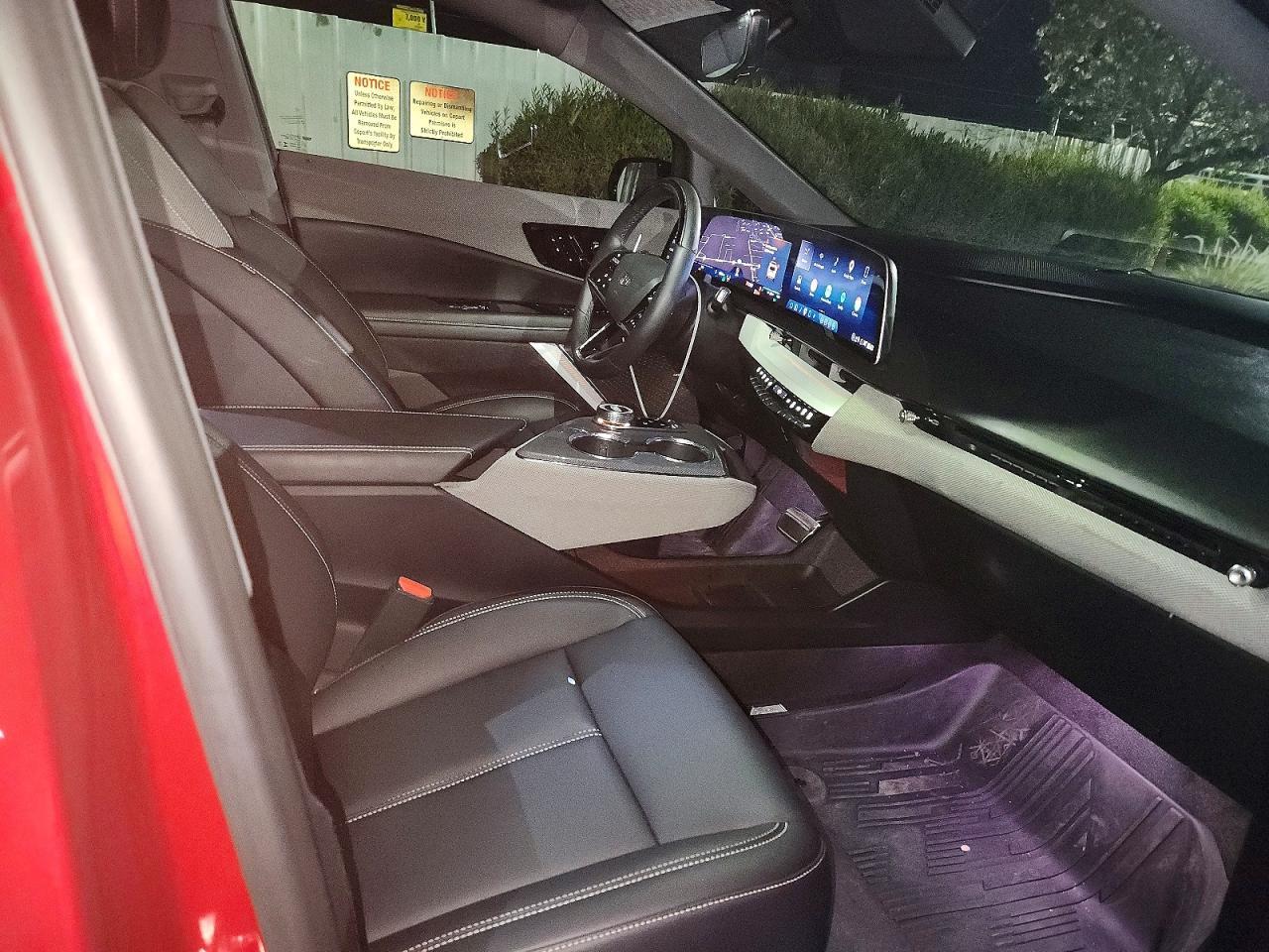 2025 Cadillac Optiq Luxury - zdjęcie 13