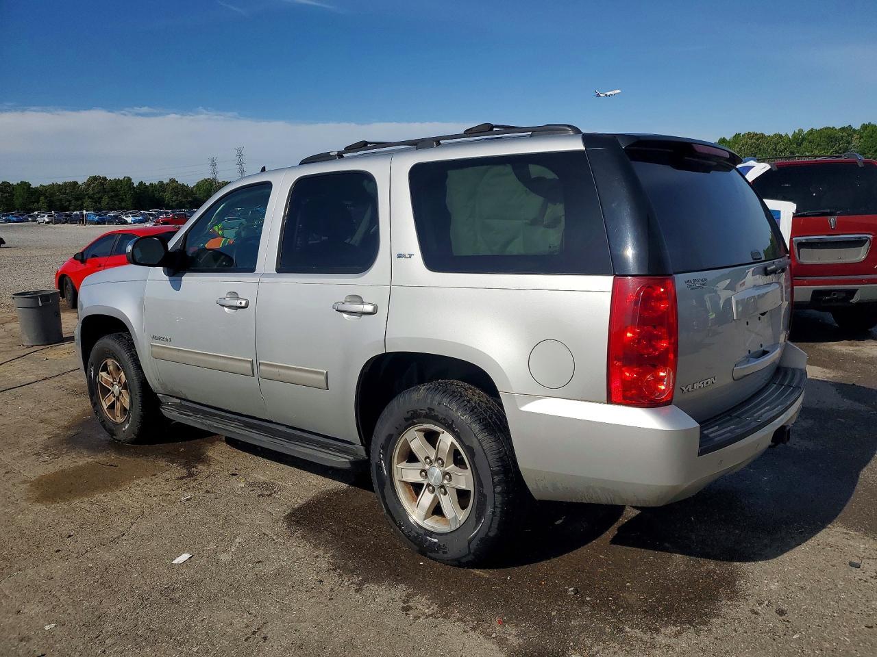 2013 GMC Yukon Slt - zdjęcie 2