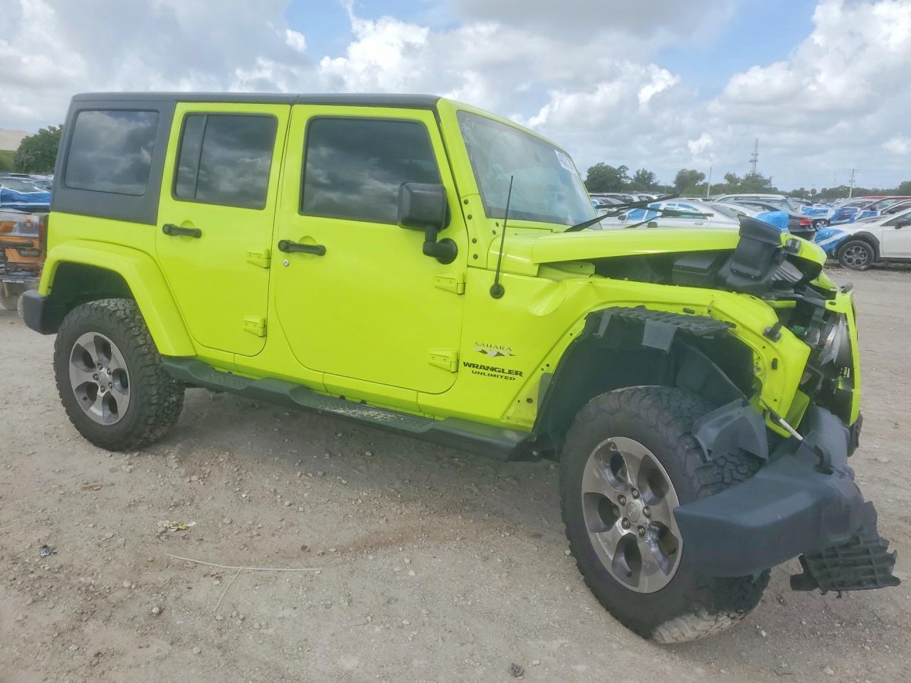 2016 Jeep Wrangler Unlimited Sahara - zdjęcie 4