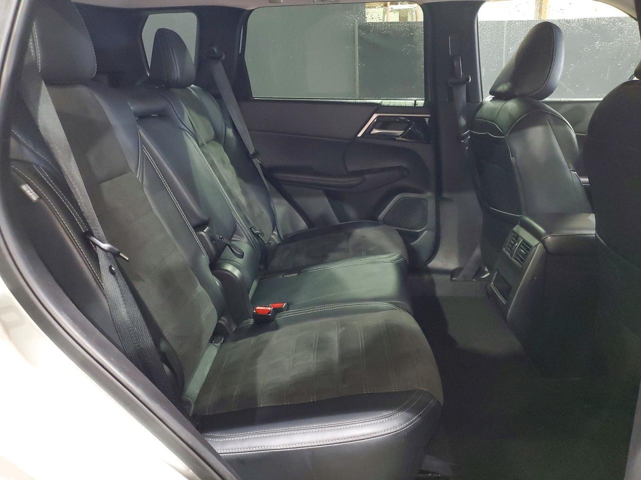 2024 Mitsubishi Outlander Se - zdjęcie 11